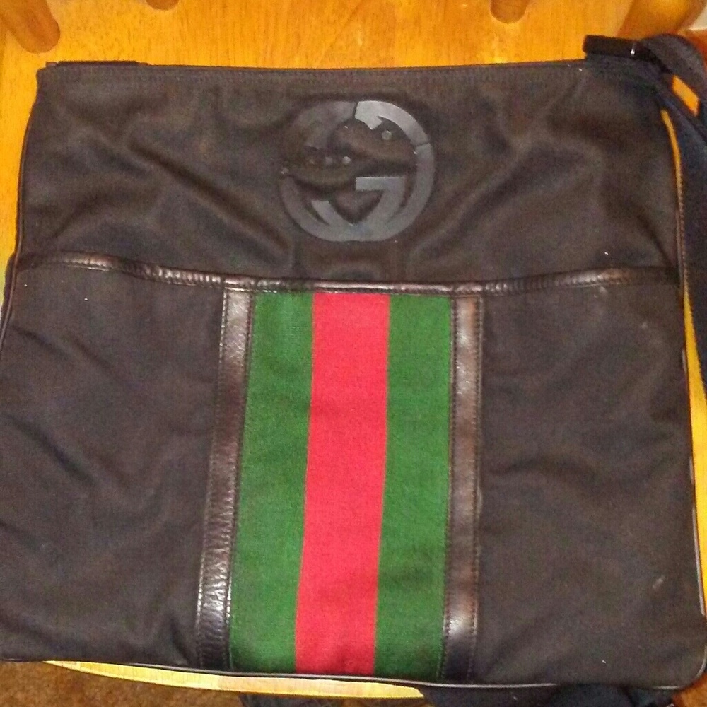 Gucci cross bag